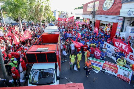 Professores, motoristas, médicos e bancários vão parar nesta sexta