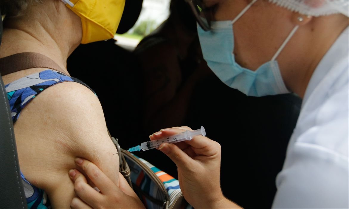 Covid-19: governo compra 100 milhões de doses da vacina da Pfizer